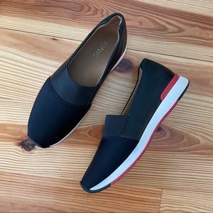 Vioniic Slip On Sneakers